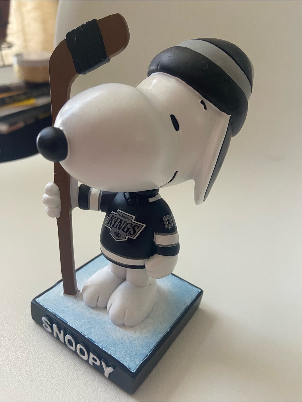 Peanuts Snoopy NHL Los Angeles Kings Hockey Bobblehead - Black & White